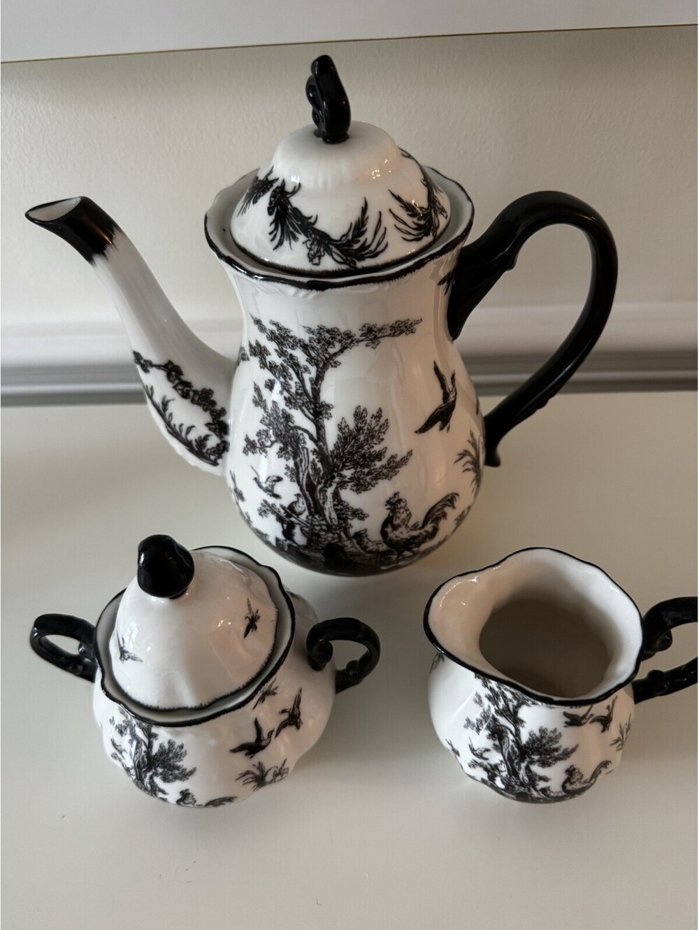 Aux Au Provence Tea/Coffee Pot. Vintage Rooster Pattern. Excellent Condition Set